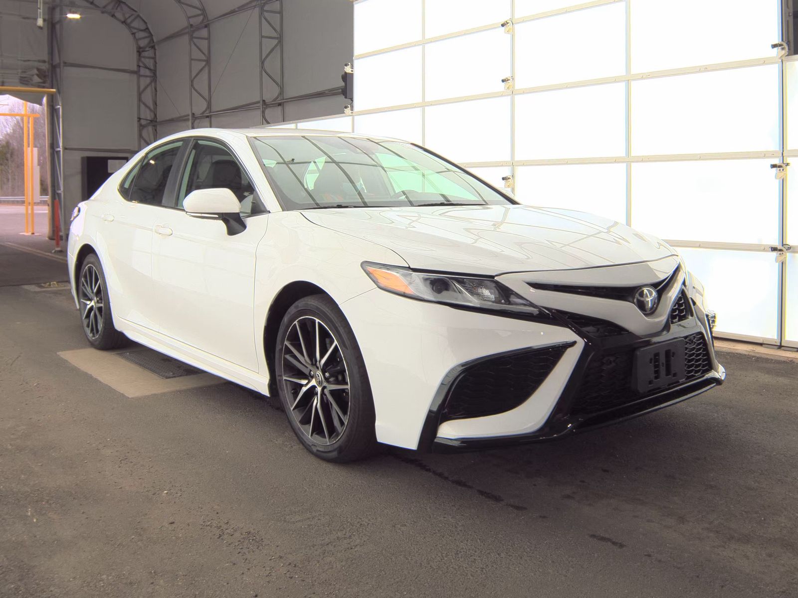 2021 Toyota Camry SE FWD