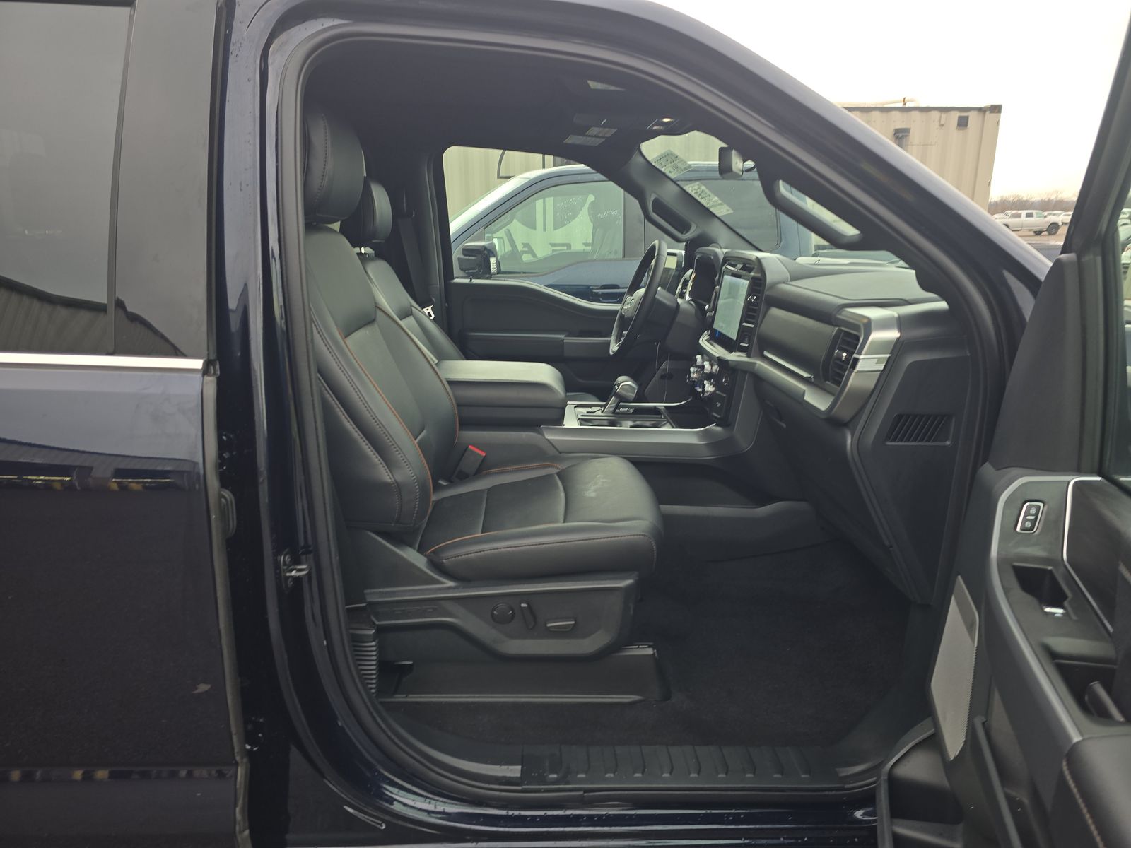 2025 Ford F-150 Hybrid Lariat AWD