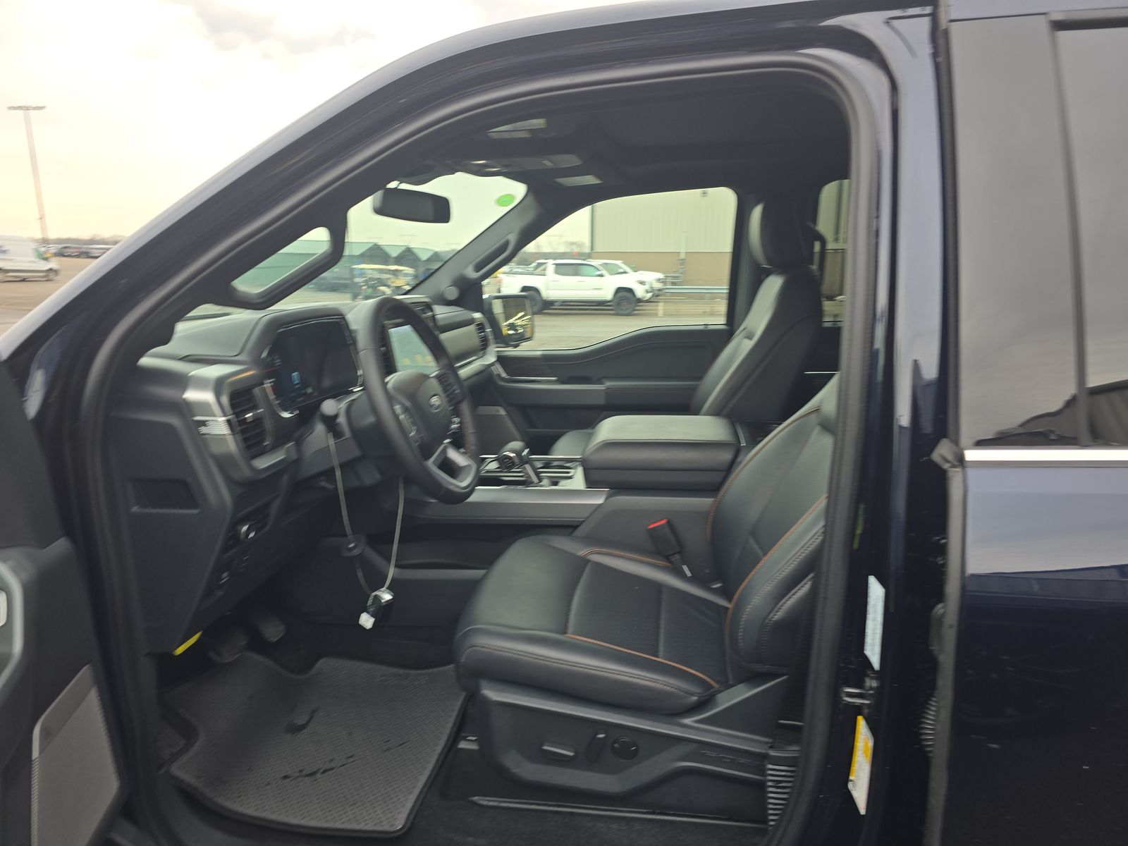 2025 Ford F-150 Hybrid Lariat AWD