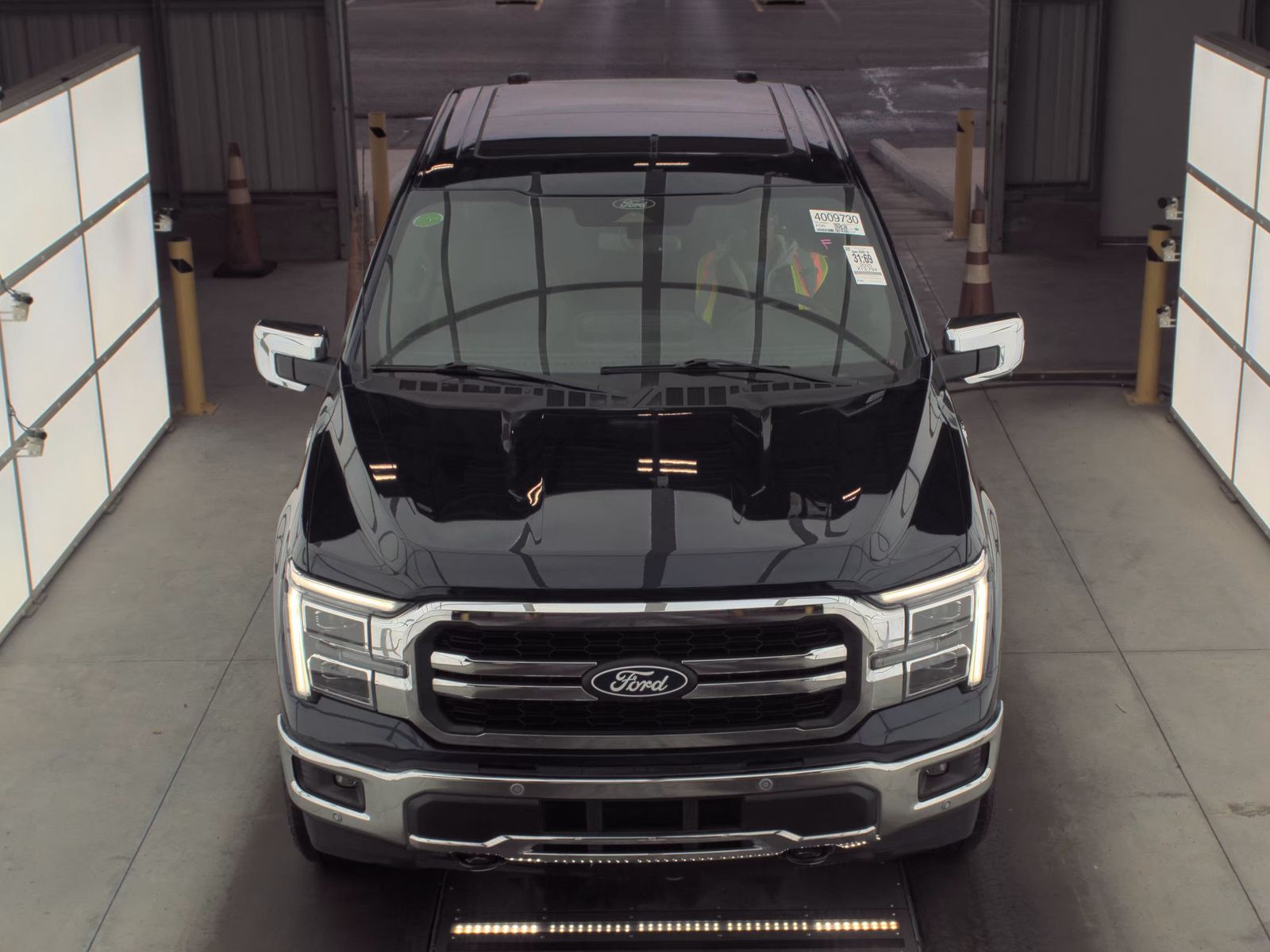 2025 Ford F-150 Hybrid Lariat AWD