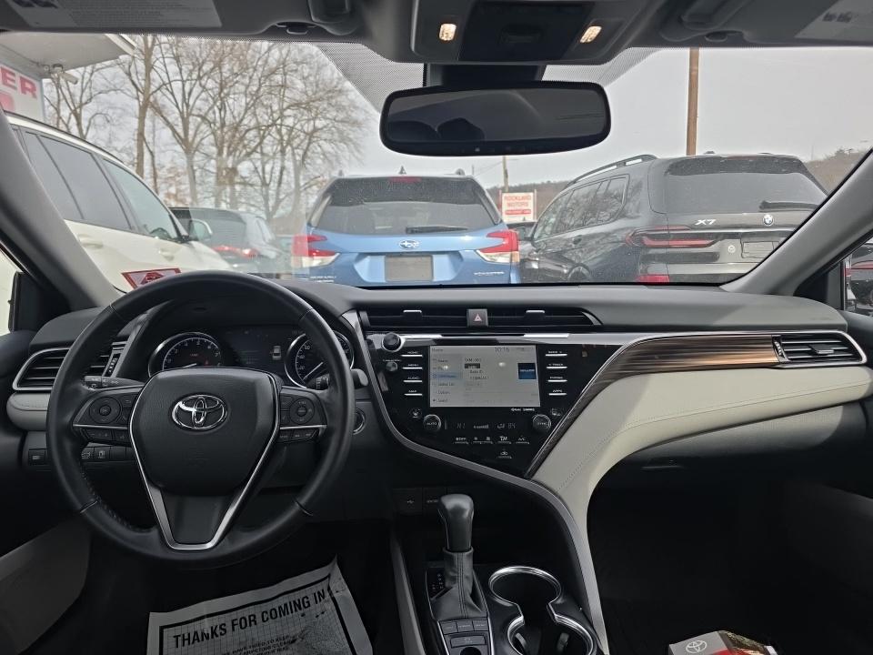 2020 Toyota Camry XLE FWD