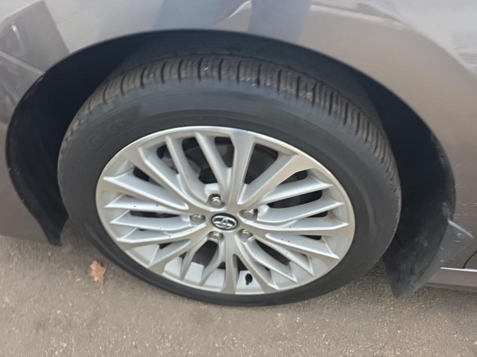 2020 Toyota Camry XLE FWD