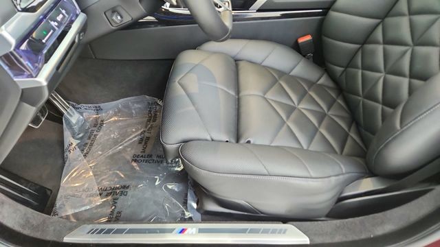 2025 BMW 7 Series 740i RWD