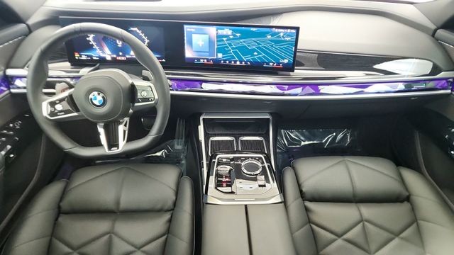 2025 BMW 7 Series 740i RWD