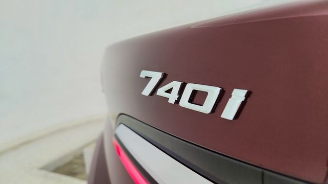 2025 BMW 7 Series 740i RWD