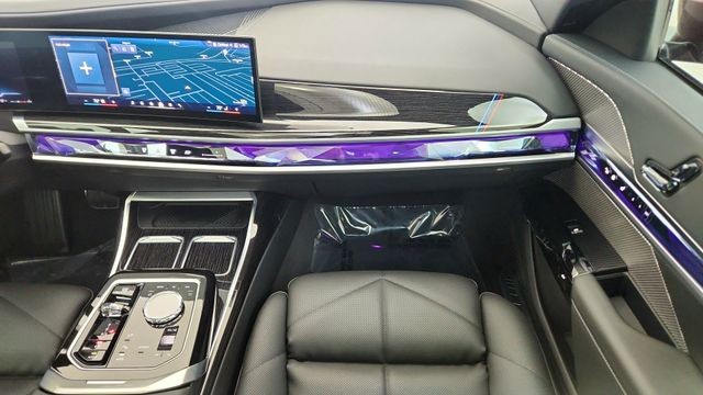 2025 BMW 7 Series 740i RWD