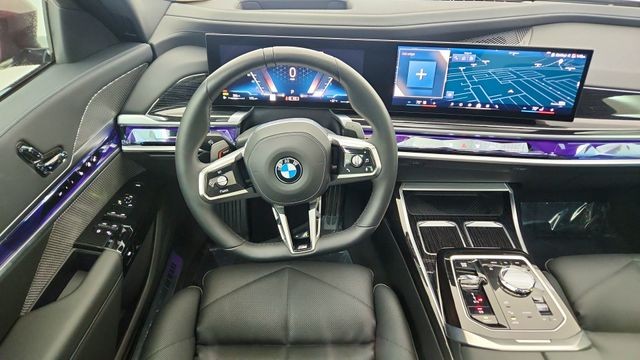 2025 BMW 7 Series 740i RWD