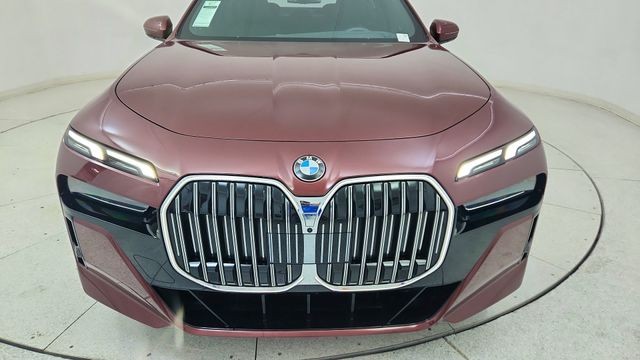 2025 BMW 7 Series 740i RWD