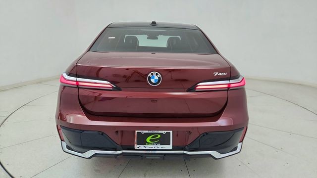 2025 BMW 7 Series 740i RWD