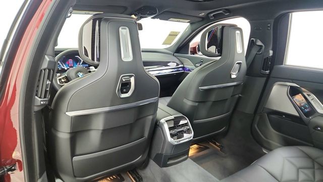 2025 BMW 7 Series 740i RWD
