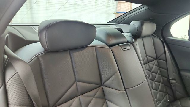 2025 BMW 7 Series 740i RWD