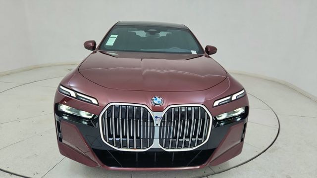 2025 BMW 7 Series 740i RWD