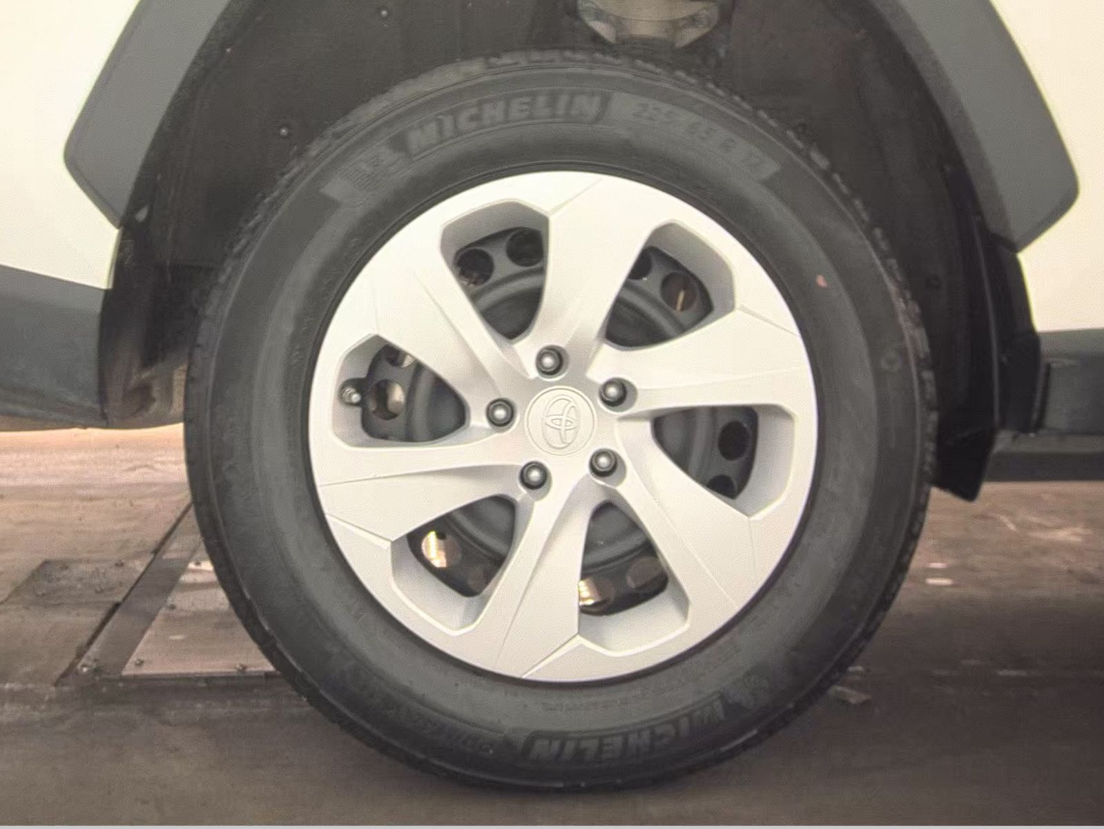 2024 Toyota RAV4 LE AWD