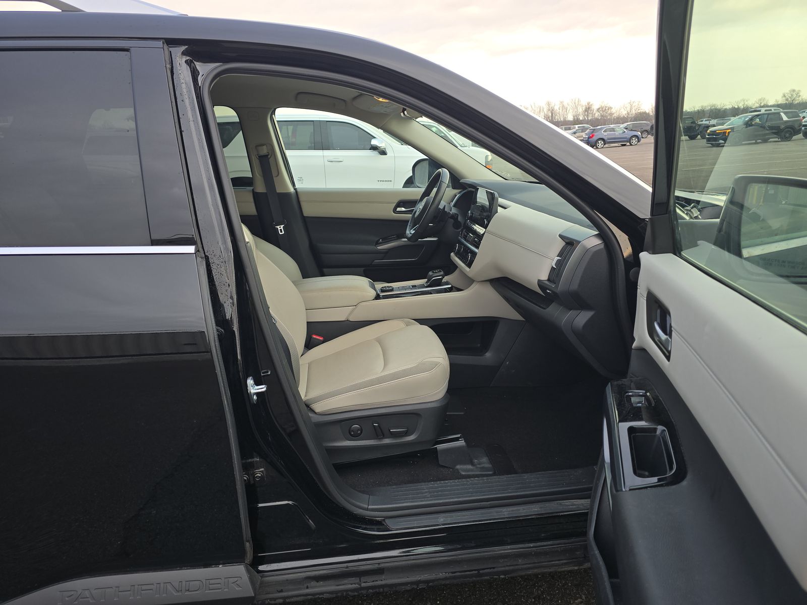 2025 Nissan Pathfinder SL AWD