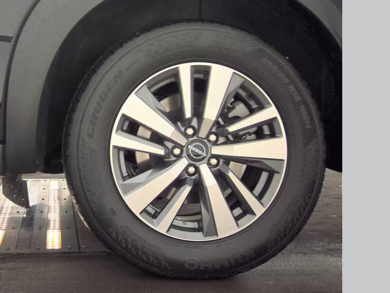 2025 Nissan Pathfinder SL AWD