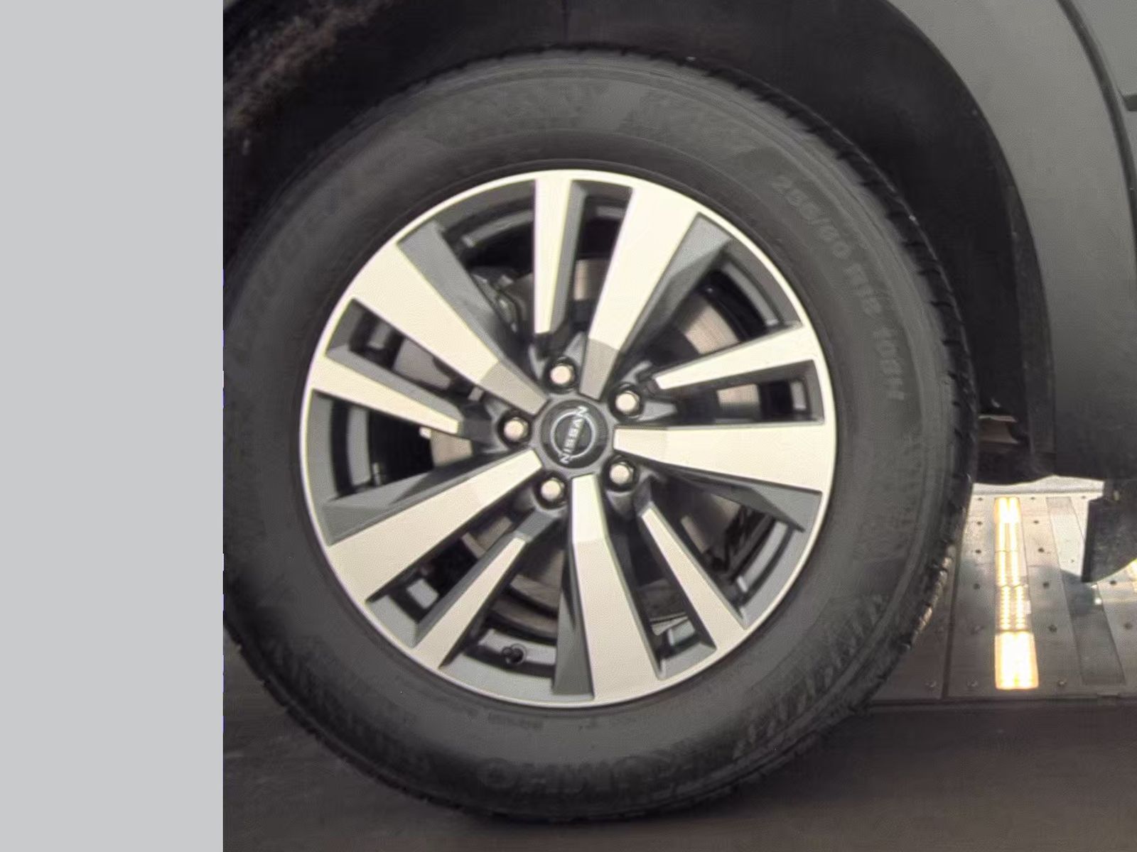 2025 Nissan Pathfinder SL AWD