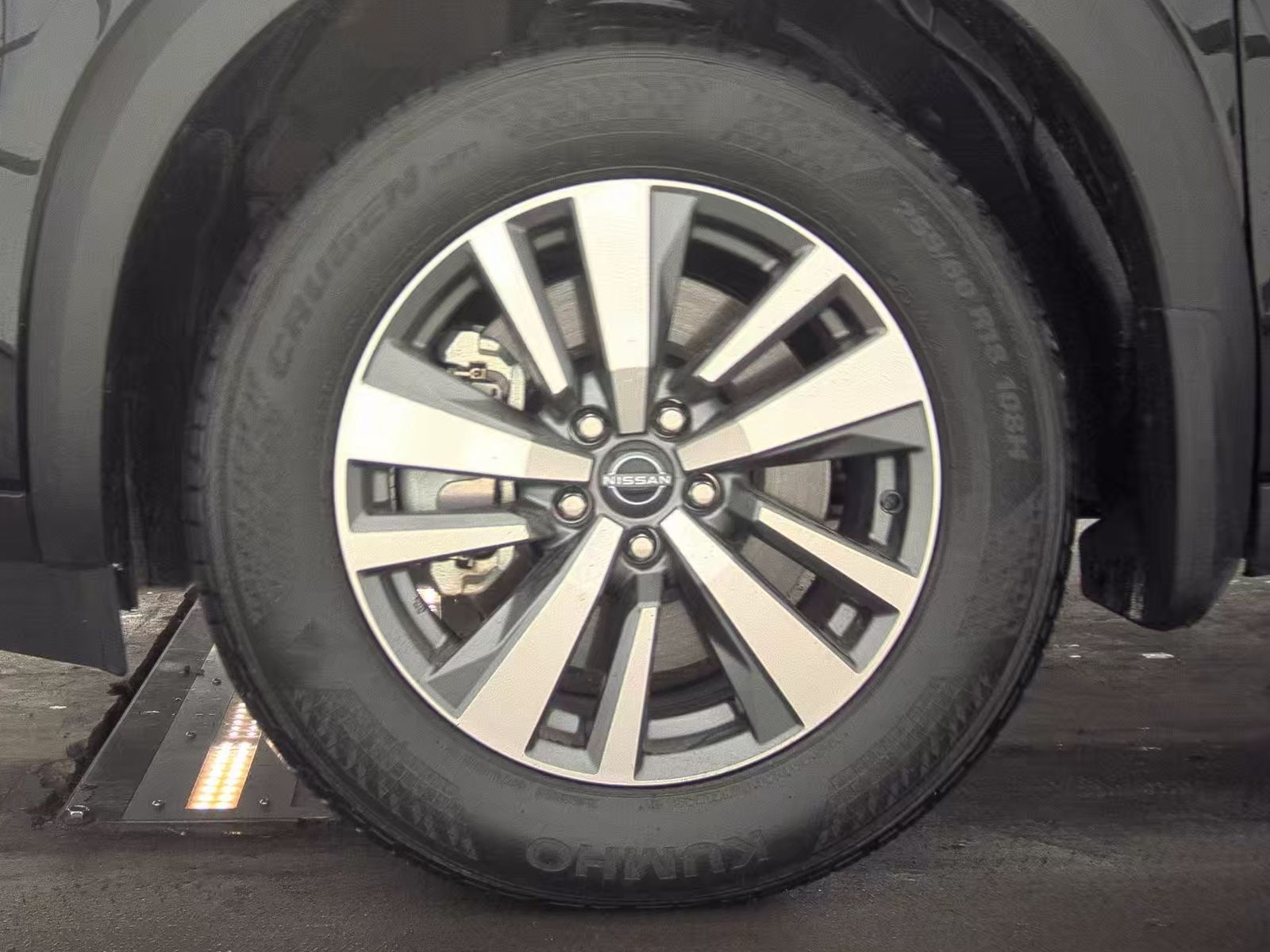 2025 Nissan Pathfinder SL AWD