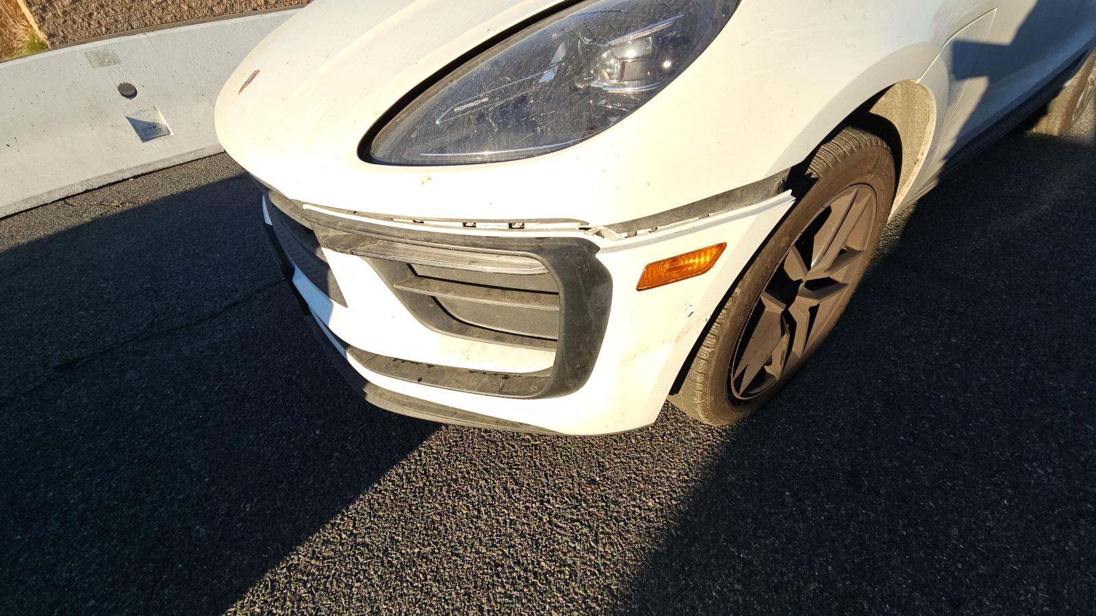 2022 Porsche Macan Base AWD