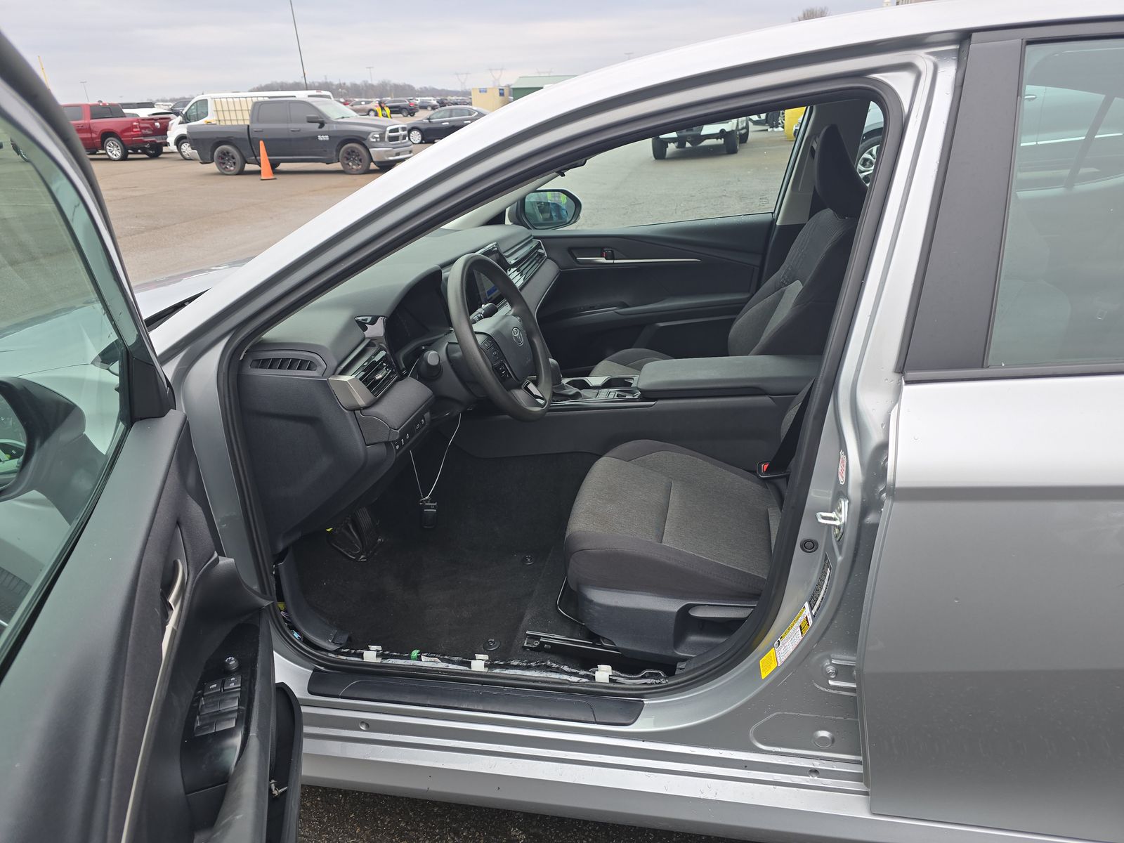 2025 Toyota Camry LE FWD