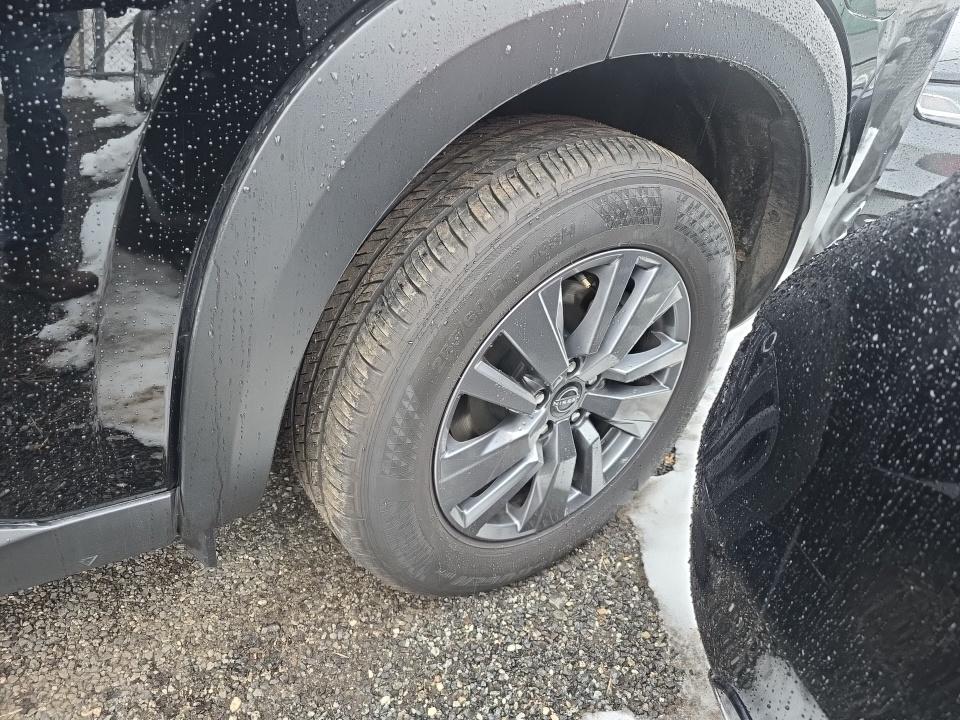 2025 Nissan Pathfinder SV FWD