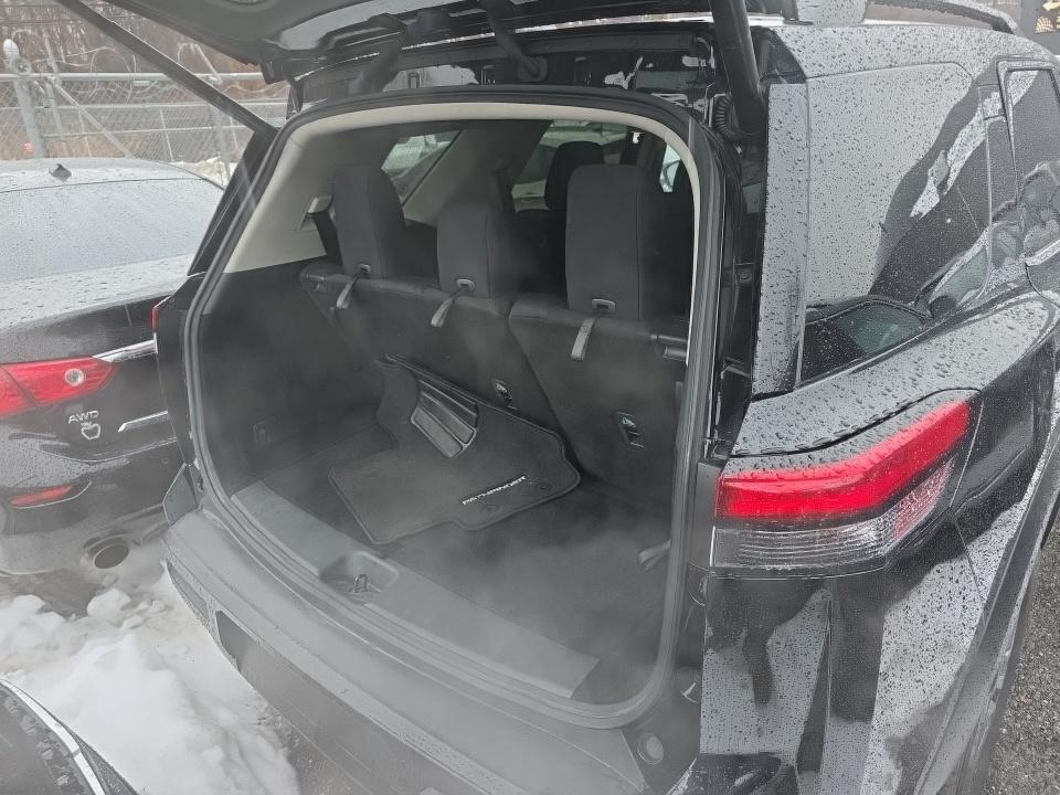 2025 Nissan Pathfinder SV FWD