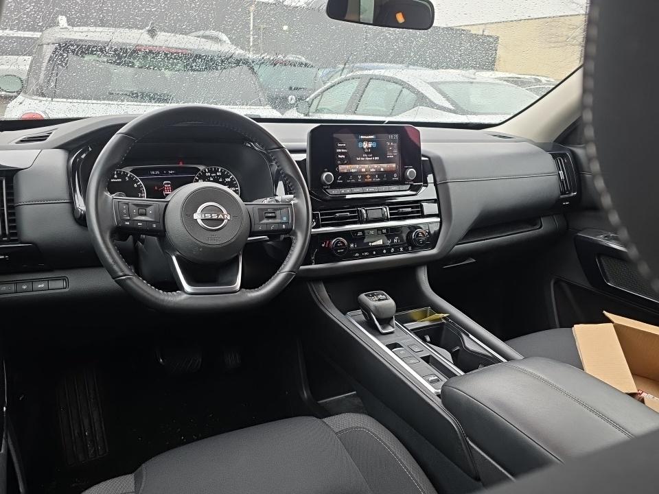 2025 Nissan Pathfinder SV FWD