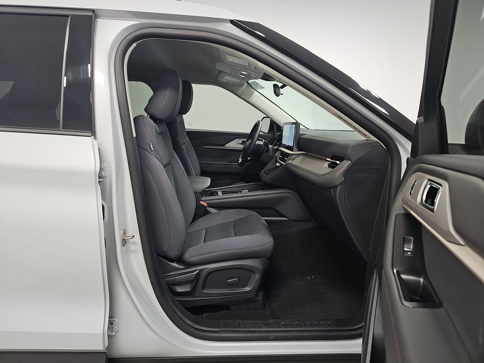 2025 Ford Explorer Active AWD