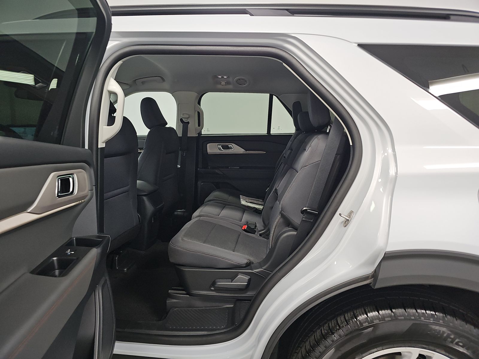 2025 Ford Explorer Active AWD