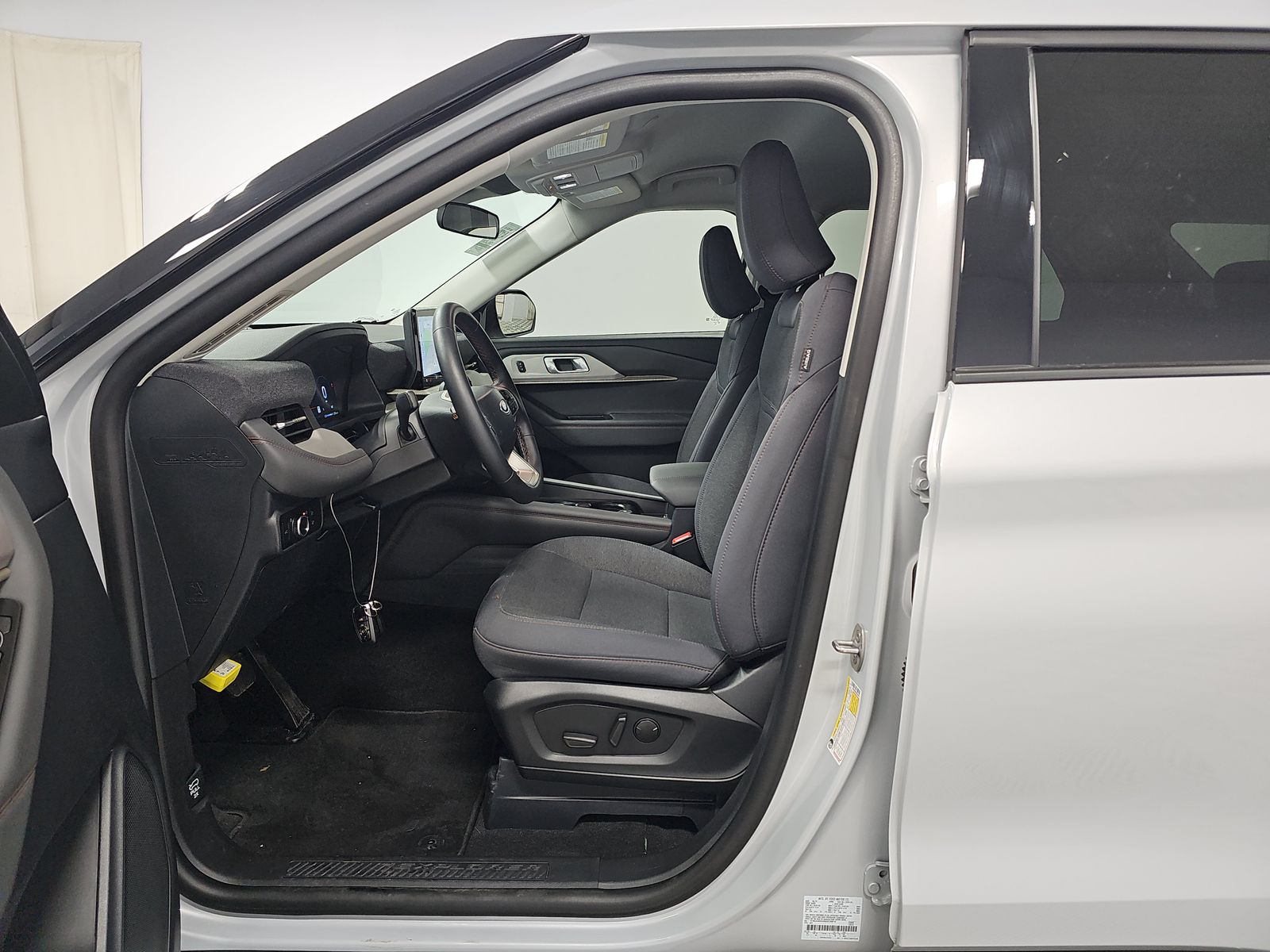 2025 Ford Explorer Active AWD