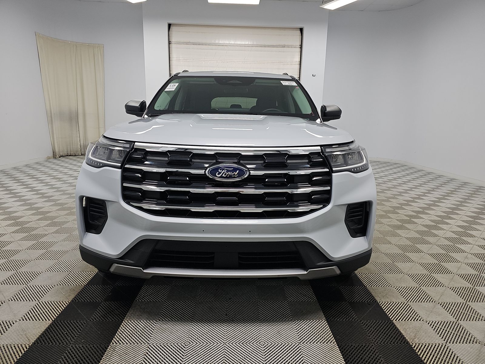 2025 Ford Explorer Active AWD