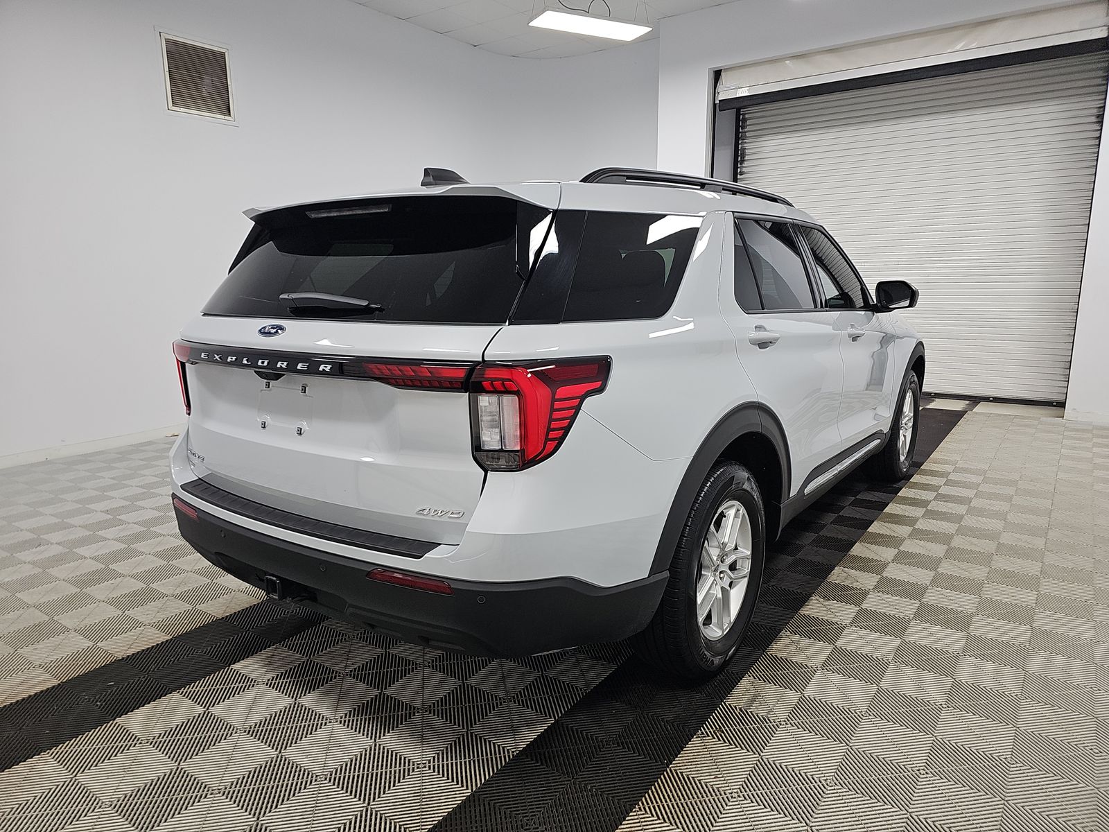 2025 Ford Explorer Active AWD