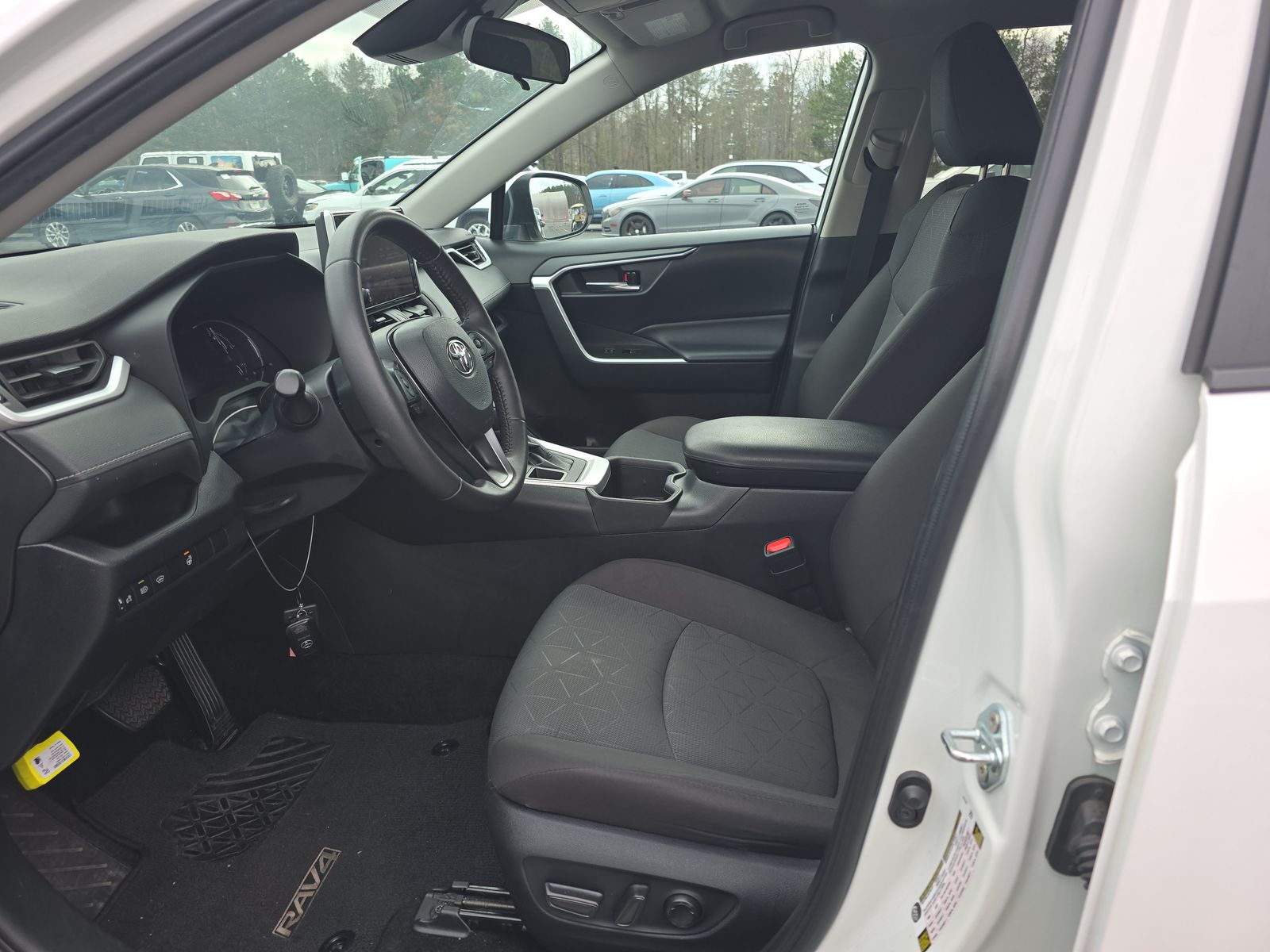 2024 Toyota RAV4 XLE AWD