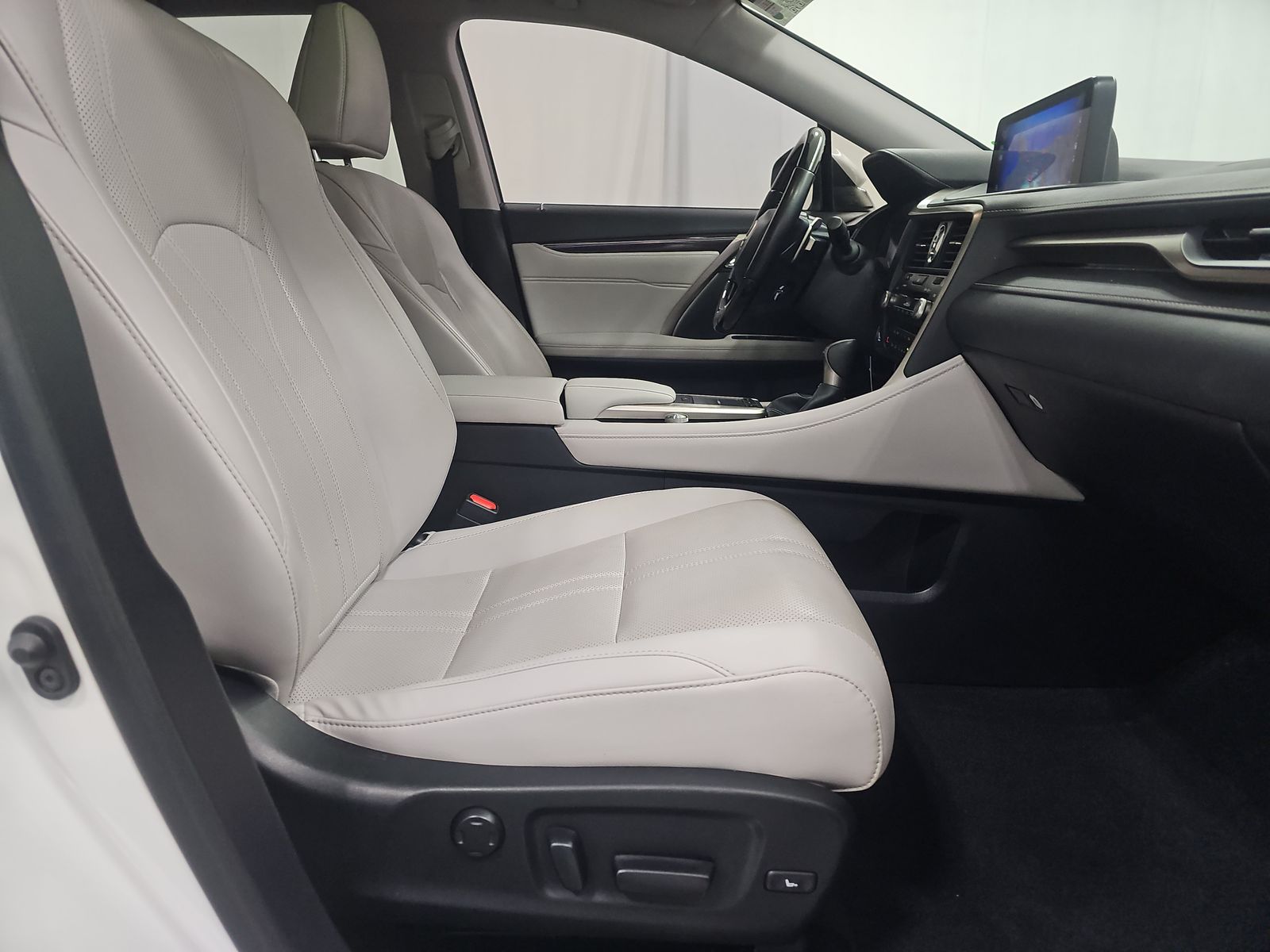 2022 Lexus RX RX 350L Luxury FWD