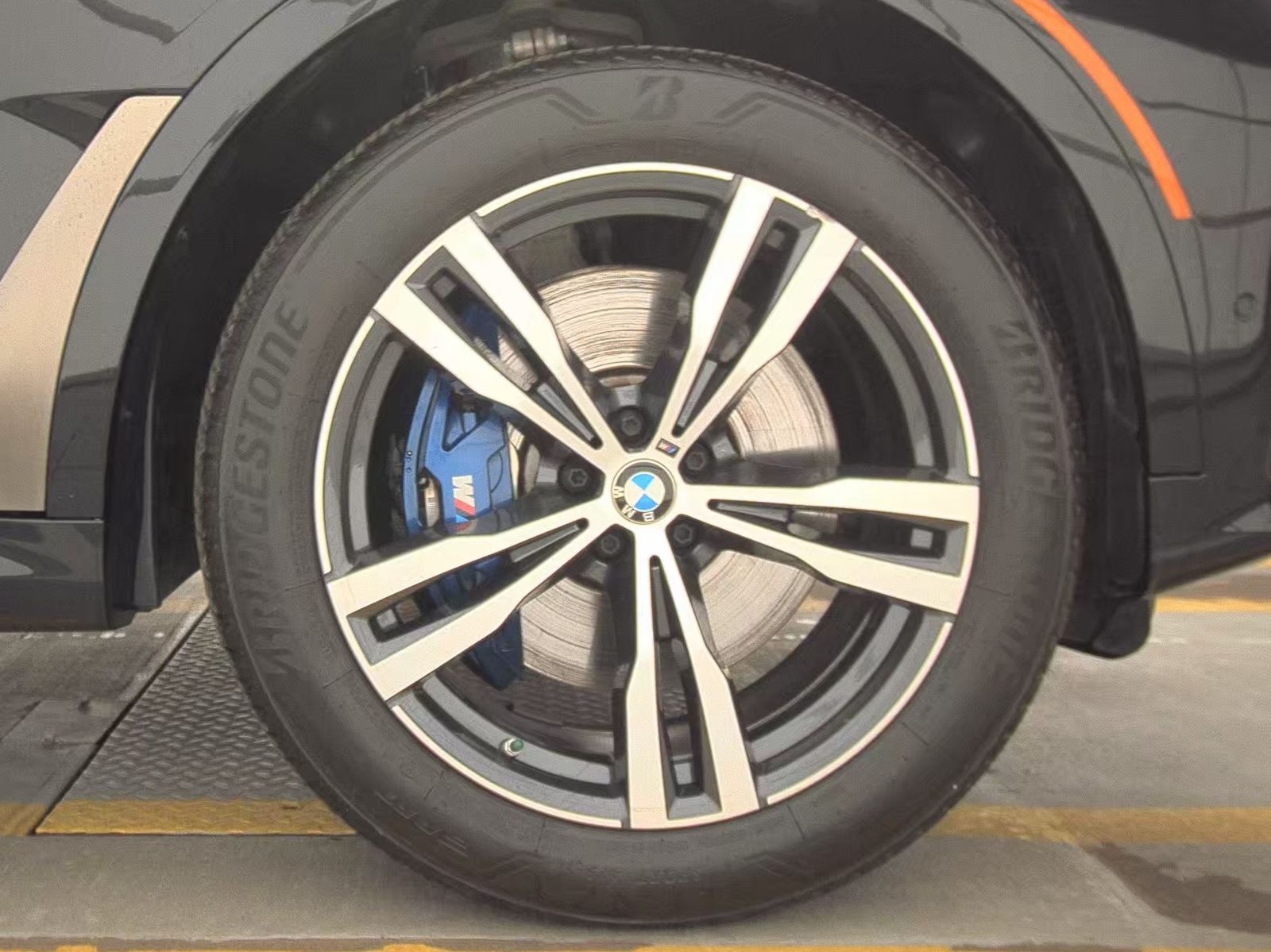 2021 BMW X7 M50i AWD