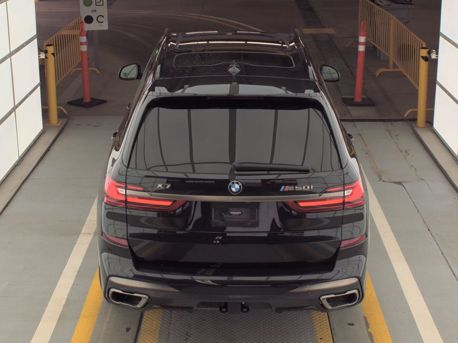 2021 BMW X7 M50i AWD