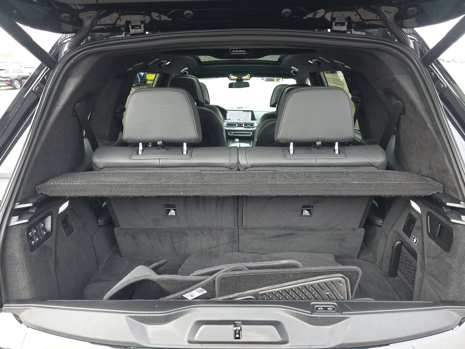 2021 BMW X7 M50i AWD