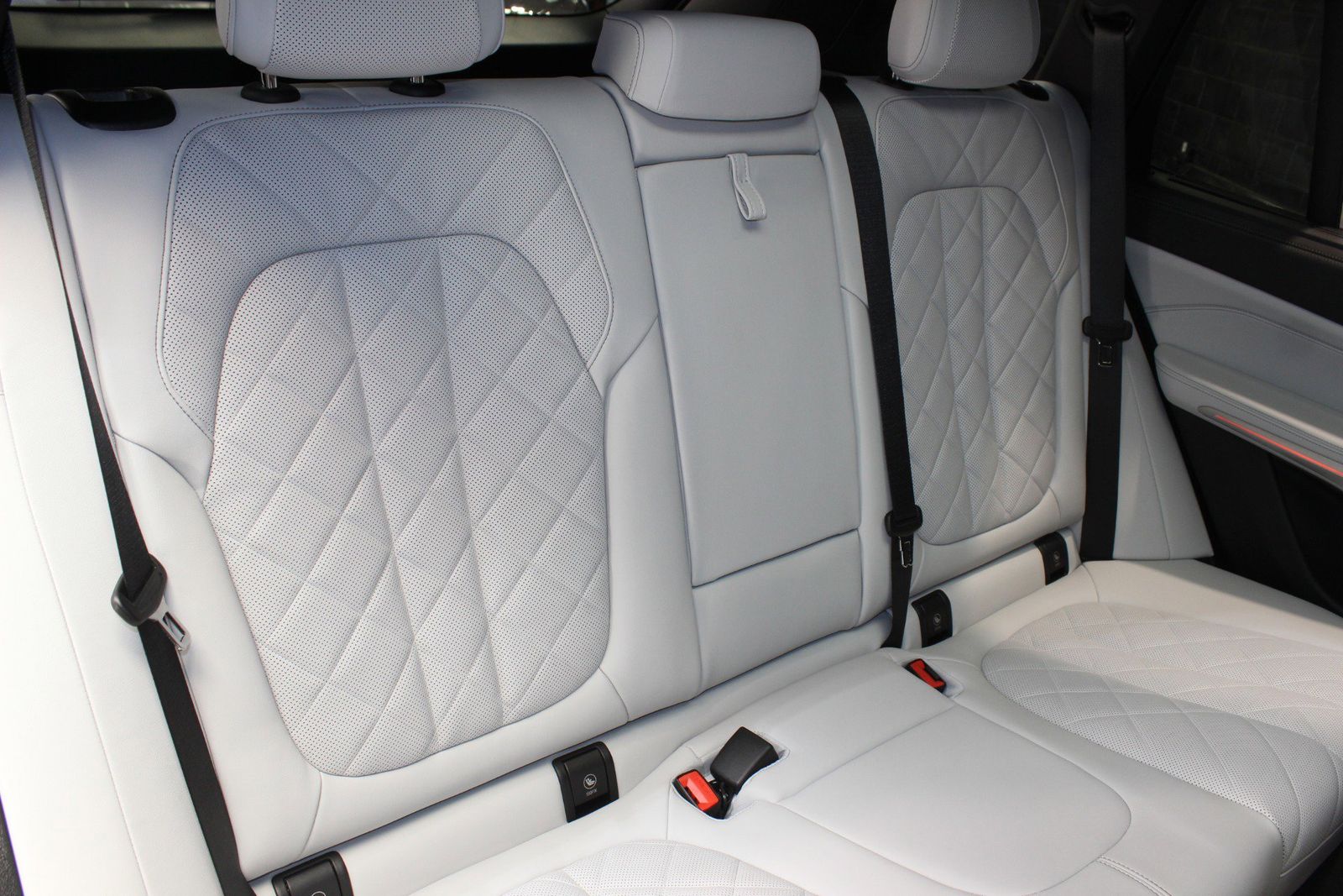 2025 BMW X5 sDrive40i RWD