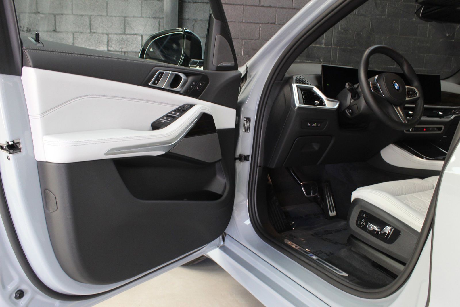 2025 BMW X5 sDrive40i RWD