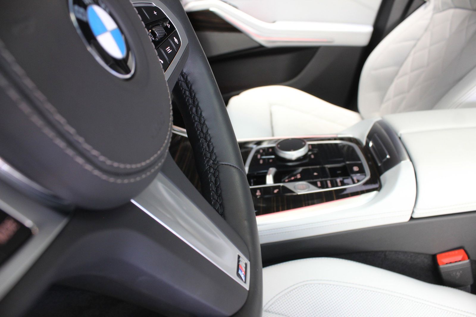 2025 BMW X5 sDrive40i RWD