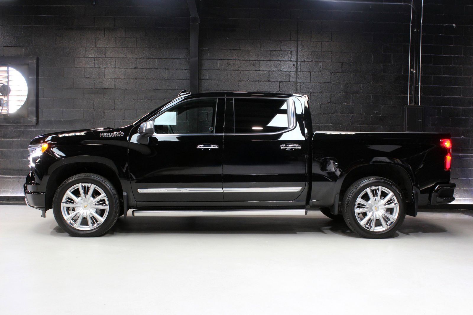 CHEVROLET HIGH COUNTRY - 4