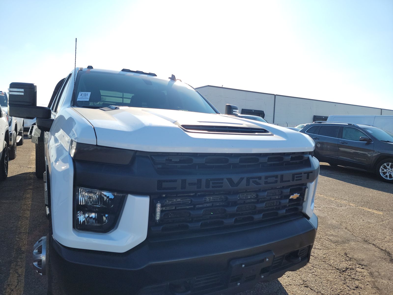 2023 CHEVY SILVERADO 3500 LT DIESEL WHITE FLATBED 8'0" DUALLY DUALLY - Image 2