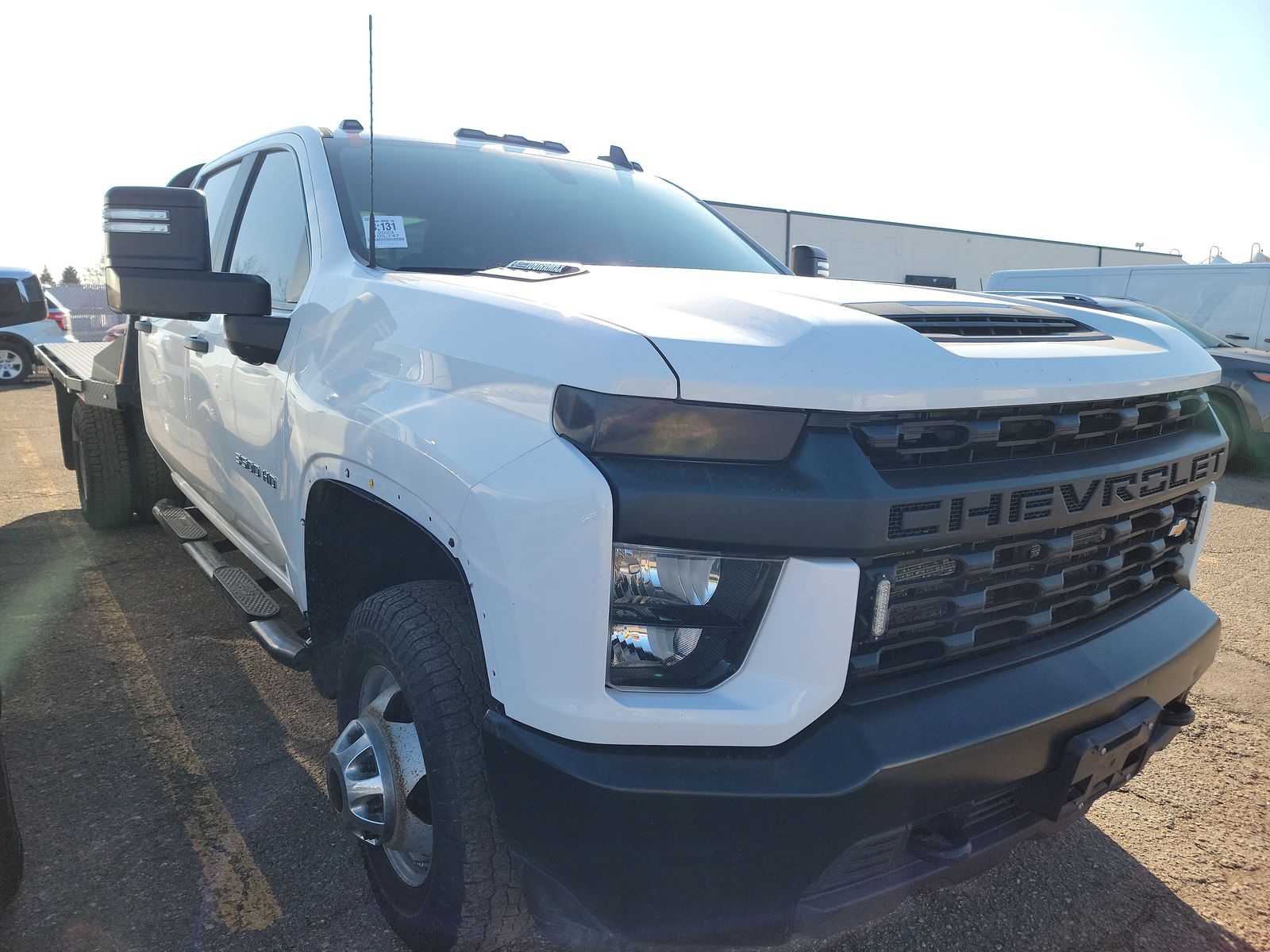 2023 CHEVY SILVERADO 3500 LT DIESEL WHITE FLATBED 8'0" DUALLY DUALLY - Image 3