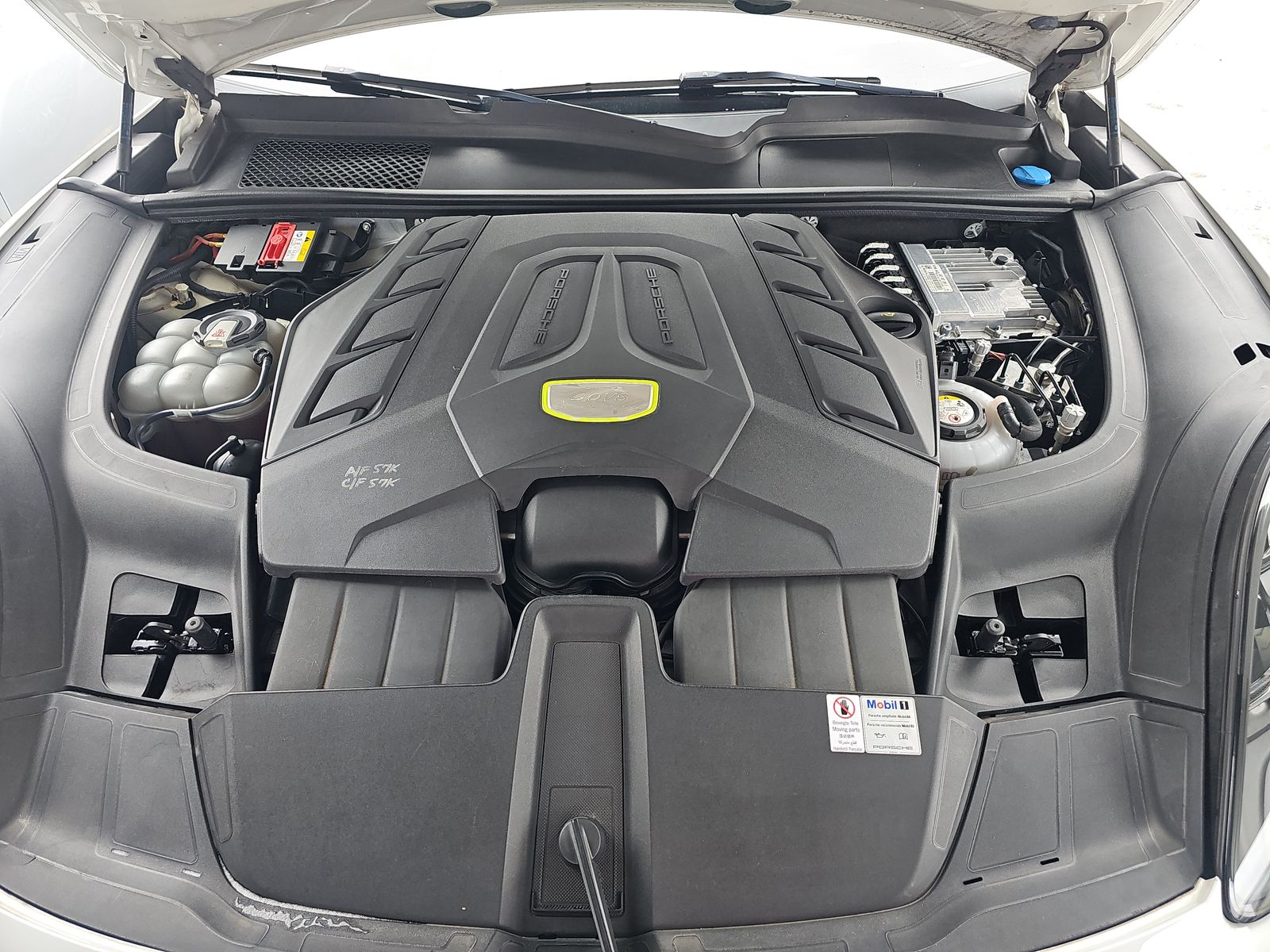 2020 Porsche Cayenne E-Hybrid Turbo S AWD