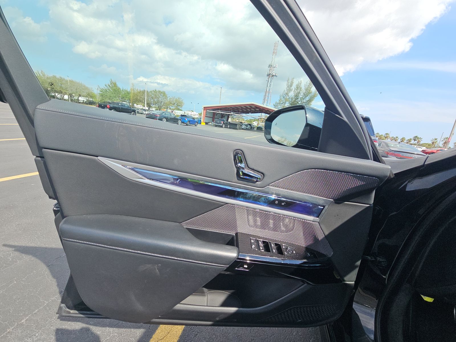 2025 BMW 7 Series 740i RWD