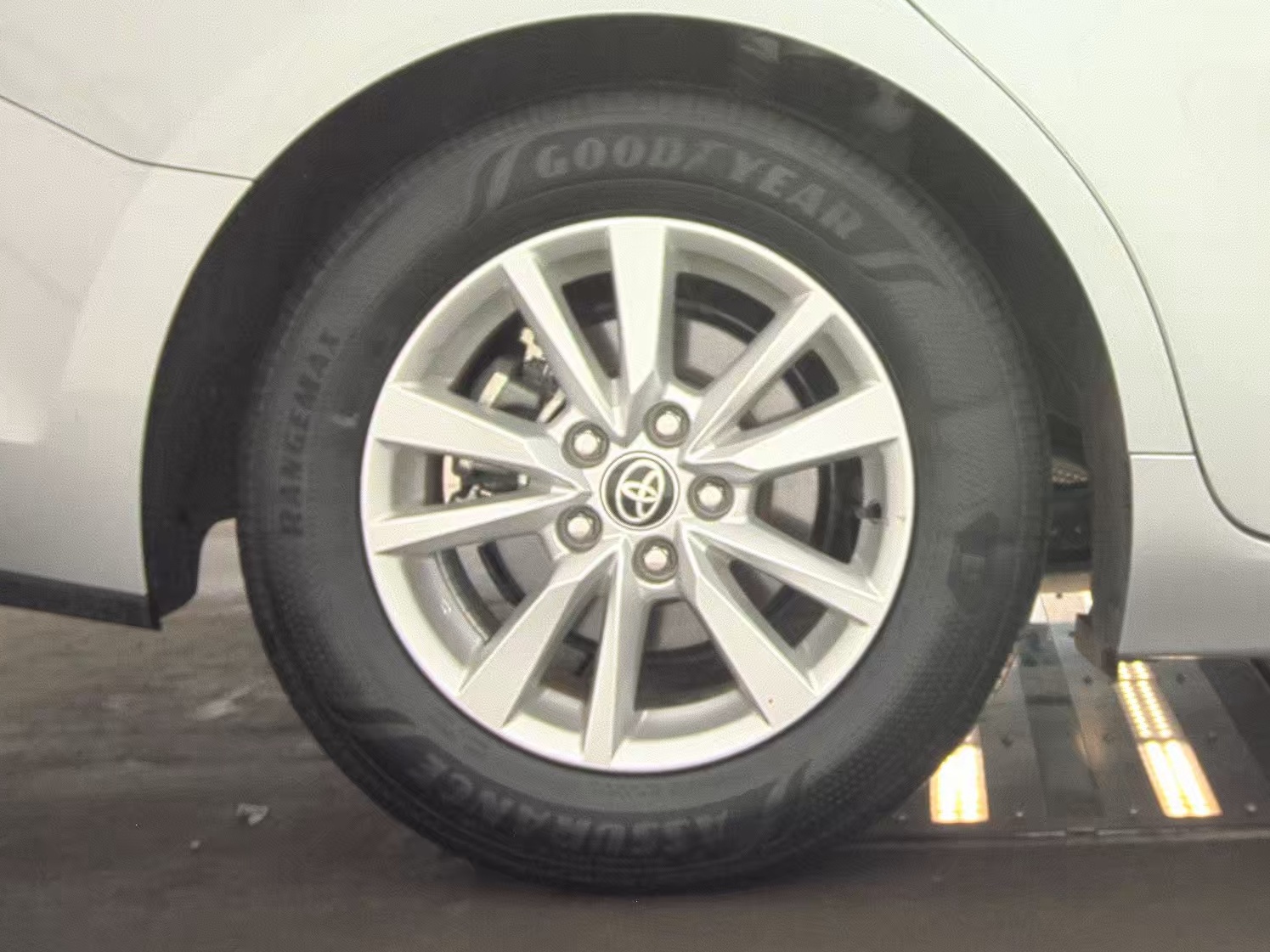 2025 Toyota Camry LE FWD