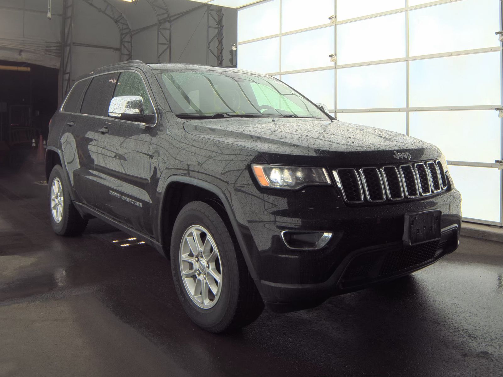 JEEP LAREDO E - 5