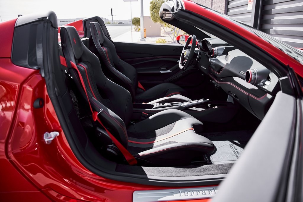 2022 Ferrari F8 Base RWD