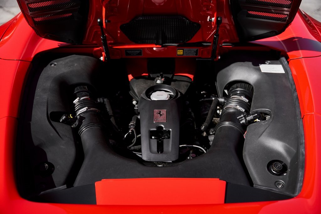 2022 Ferrari F8 Base RWD