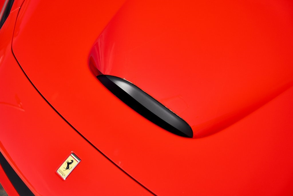 2022 Ferrari F8 Base RWD