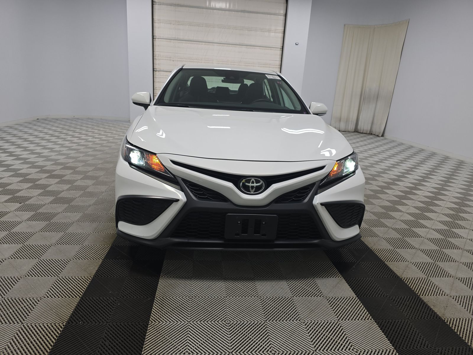 2024 Toyota Camry SE FWD